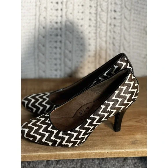 Sofft 'Moselle' Women's Heels Chevron Calf Hair Brown Beige Women's Size‎ 9 - Picture 3 of 7